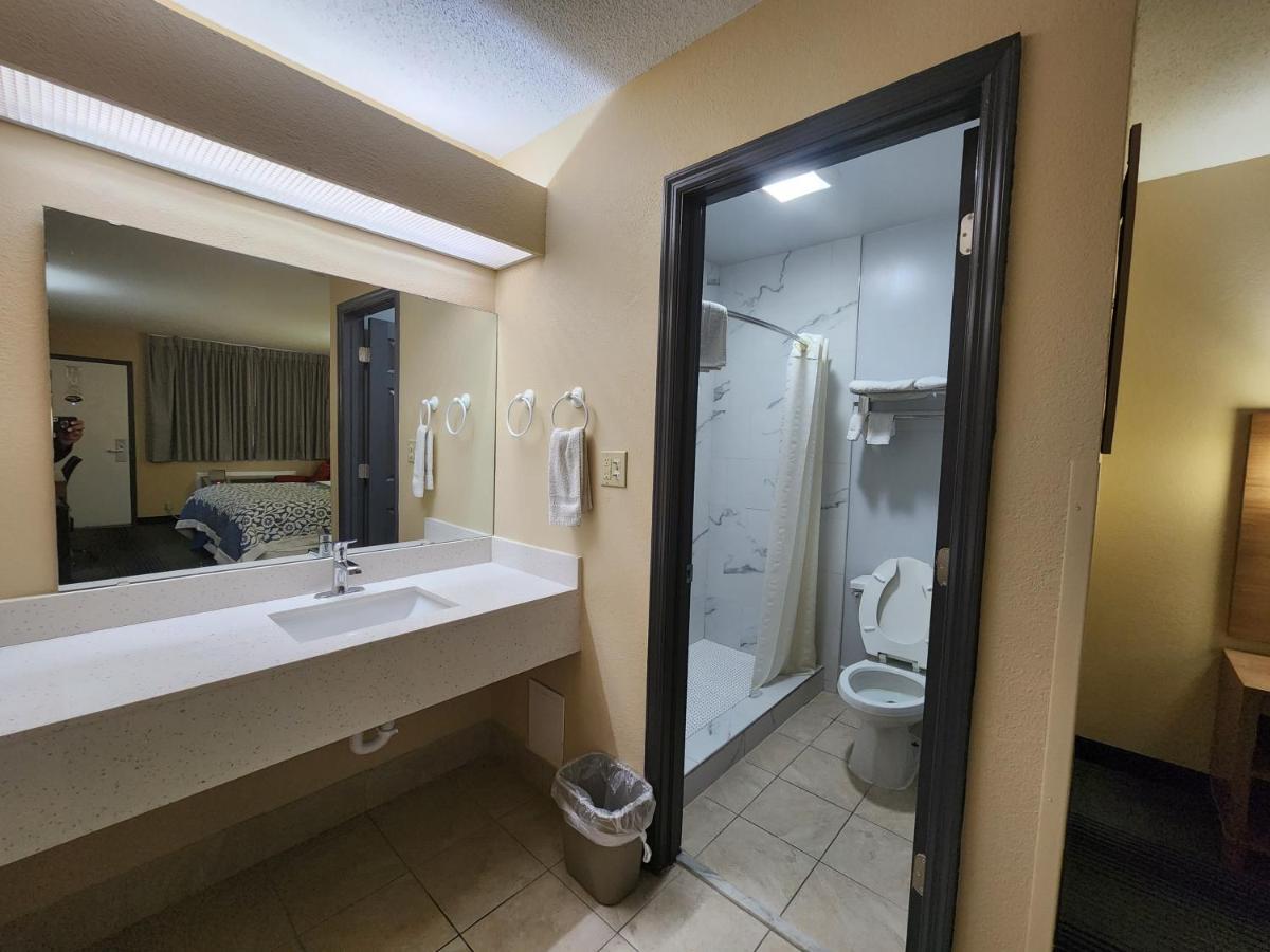 هندرسون Budget Host Inn المظهر الخارجي الصورة